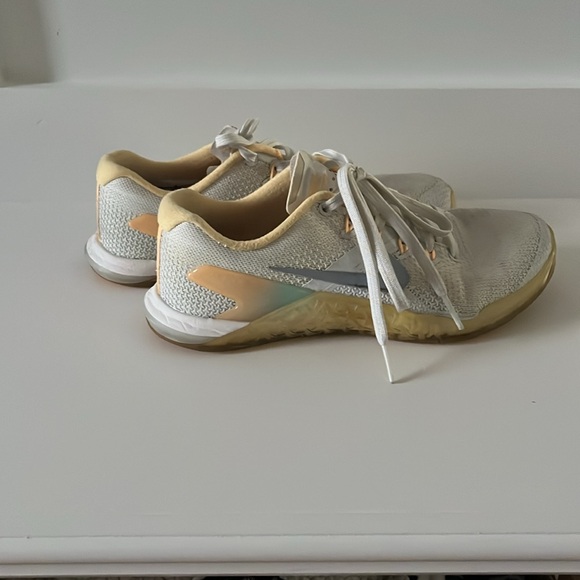 Nike Metcons - Picture 4 of 4